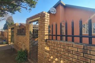 3 Bedroom House for Sale in Delmore Park