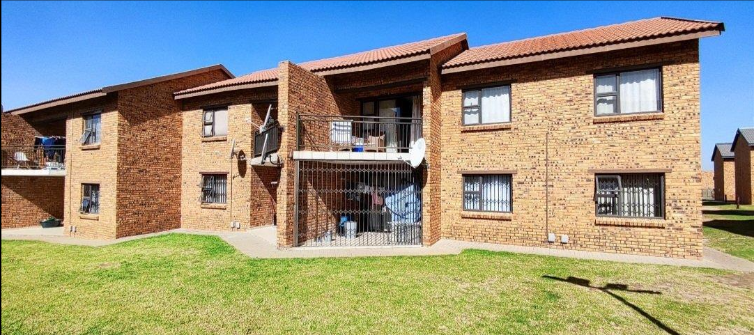 Modern 3-Bedroom Family Home for Sale in Witfield Ridge